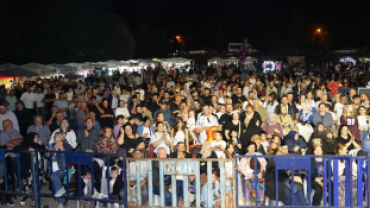 Poyralı Köyü Pekmez, Dokuma ve Kültür Festivalimizi, sevilen grup Gece Yolcuları’nın muhteşem sahne performansıyla noktalıyoruz.