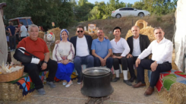 Poyralı Köyü Pekmez, Dokuma ve Kültür Festivalimizin açılışını büyük bir coşkuyla gerçekleştirdik.