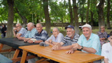 Ata köyümüz Poyralı’da, kıymetli hemşehrilerimizle köy parkında bir araya geldik.