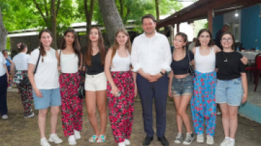 Ata köyümüz Poyralı’da, kıymetli hemşehrilerimizle köy parkında bir araya geldik.