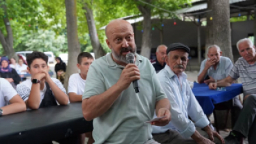Ata köyümüz Poyralı’da, kıymetli hemşehrilerimizle köy parkında bir araya geldik.