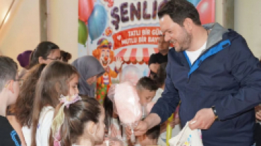 Poyralı Köyümüzde düzenlenen Şeker Şenliği’ne katılarak hemşehrilerimizle bir araya geldik.