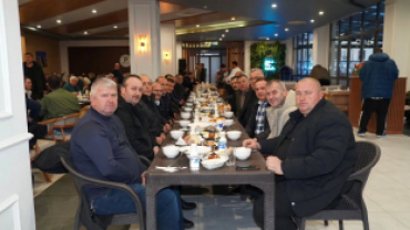 Ramazan ayının manevi ikliminde, gönüllerimizi aynı sofrada buluşturmanın huzurunu yaşadık.