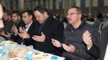 Ramazan’ın en güzel yanı da, gönülleri bir araya getirmek; aynı duaya amin deyip aynı lokmayı paylaşırken muhabbeti, kardeşliği büyütmek...