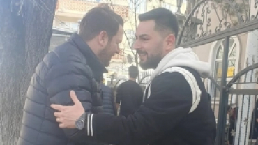 Sadıkağa Camii’nde cuma namazımızı eda ettikten sonra, kıymetli hemşehrilerimizle bir araya gelerek cuma günlerini ve mübarek 3 aylarını tebrik ettik.