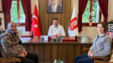 Serdar Can ve kıymetli eşi Nilay Can bizlere ziyarette bulundular.