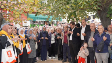 Kıymetli hemşehrilerimizden kutsal topraklara umre vazifesini yerine getirmek üzere yola çıkan vatandaşlarımızı dualarla uğurladık.
