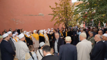 Kıymetli hemşehrilerimizden kutsal topraklara umre vazifesini yerine getirmek üzere yola çıkan vatandaşlarımızı dualarla uğurladık.