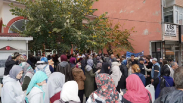 Kıymetli hemşehrilerimizden kutsal topraklara umre vazifesini yerine getirmek üzere yola çıkan vatandaşlarımızı dualarla uğurladık.