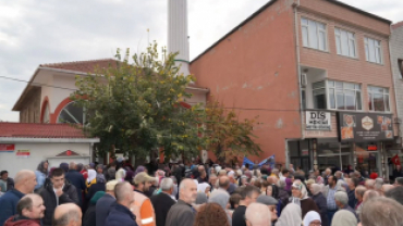 Kıymetli hemşehrilerimizden kutsal topraklara umre vazifesini yerine getirmek üzere yola çıkan vatandaşlarımızı dualarla uğurladık.