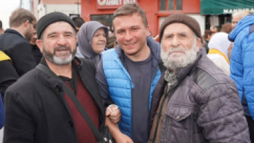 Kıymetli hemşehrilerimizden kutsal topraklara umre vazifesini yerine getirmek üzere yola çıkan vatandaşlarımızı dualarla uğurladık.