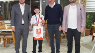 Türkiye Şampiyonu Floor Curling Takımımızı ve değerli ailelerini akşam yemeğinde misafir ettik.