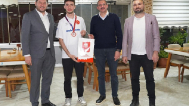 Türkiye Şampiyonu Floor Curling Takımımızı ve değerli ailelerini akşam yemeğinde misafir ettik.