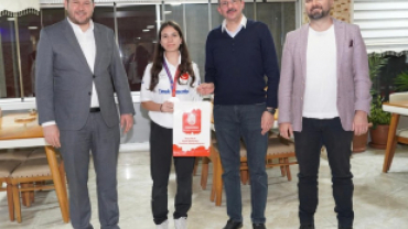 Türkiye Şampiyonu Floor Curling Takımımızı ve değerli ailelerini akşam yemeğinde misafir ettik.