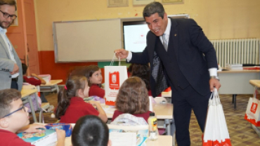 Uzun bir tatilin ardından başlayan yeni eğitim-öğretim yılının heyecanını öğrencilerimizle birlikte yaşadık.
