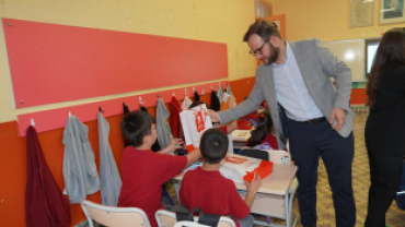 Uzun bir tatilin ardından başlayan yeni eğitim-öğretim yılının heyecanını öğrencilerimizle birlikte yaşadık.
