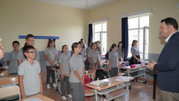 Uzun bir tatilin ardından başlayan yeni eğitim-öğretim yılının heyecanını öğrencilerimizle birlikte yaşadık.