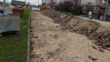 Yağmur çamur demeden işimizin başındayız.