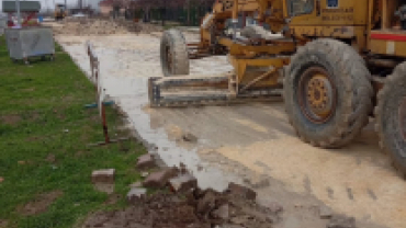 Yağmur çamur demeden işimizin başındayız.