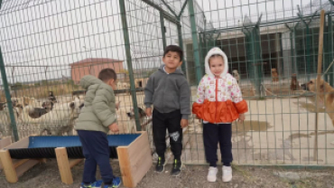 Yıldız Anaokulu minikleri, velileri ve öğretmenleriyle birlikte Hayvan Bakım ve Gözlem Merkezimizi ziyaret ettiler.