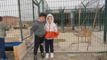 Yıldız Anaokulu minikleri, velileri ve öğretmenleriyle birlikte Hayvan Bakım ve Gözlem Merkezimizi ziyaret ettiler.