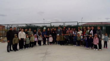 Yıldız Anaokulu minikleri, velileri ve öğretmenleriyle birlikte Hayvan Bakım ve Gözlem Merkezimizi ziyaret ettiler.