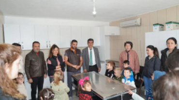 Yıldız Anaokulu minikleri, velileri ve öğretmenleriyle birlikte Hayvan Bakım ve Gözlem Merkezimizi ziyaret ettiler.