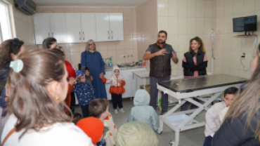 Yıldız Anaokulu minikleri, velileri ve öğretmenleriyle birlikte Hayvan Bakım ve Gözlem Merkezimizi ziyaret ettiler.