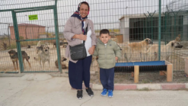 Yıldız Anaokulu minikleri, velileri ve öğretmenleriyle birlikte Hayvan Bakım ve Gözlem Merkezimizi ziyaret ettiler.