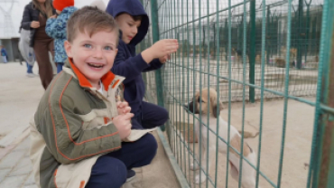 Yıldız Anaokulu minikleri, velileri ve öğretmenleriyle birlikte Hayvan Bakım ve Gözlem Merkezimizi ziyaret ettiler.